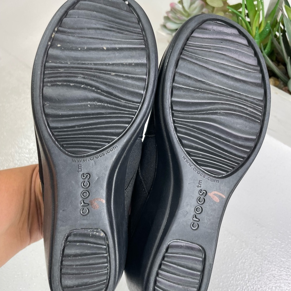 CROCS Black Slip-On Flats with Comfort Design in new condition - Picture 2 of 3